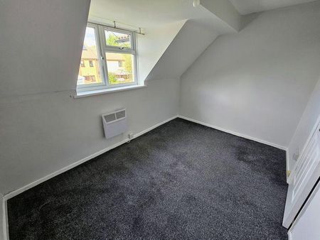 2 Bedroom Terrace House For Rent - Photo 2