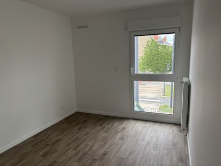 Location Appartement 2 pièces 45m² ORLEANS 45000 - Photo 4
