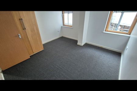 2 Bed Flat, Barleyfields, BS2 - Photo 3