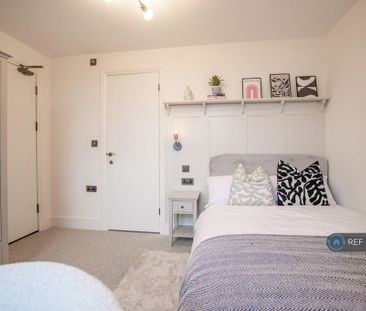 1 bedroom in a house share to rent - Photo 6