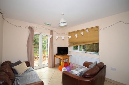 5 bedroom detached house to rent - Photo 3