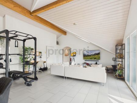 Alles inklusive: Dachwohnung mit Garage, 2 Parkplätzen und eigenem ... - Photo 2
