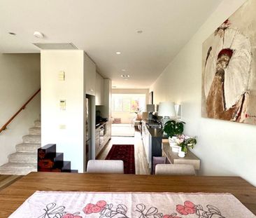 Stylish, Low Maintenance Townhouse in Camberwell - Photo 1