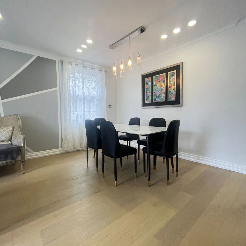 Detached Home For Lease | N9236747 - Photo 1