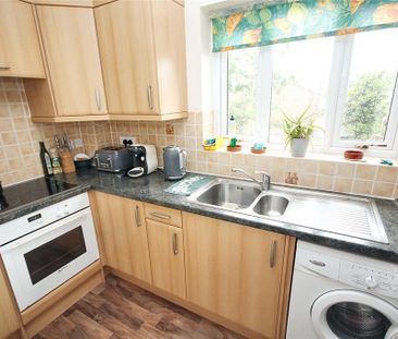 3 bedroom retirement property to rent - Photo 5