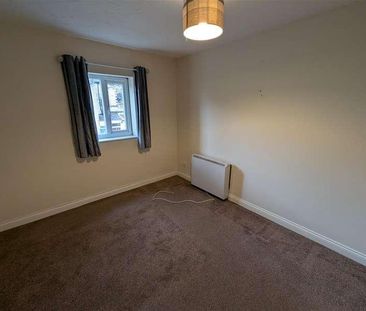 Nialls Court, Thackley, Bradford, BD10 - Photo 1