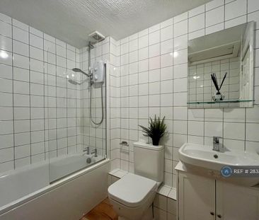 1 bedroom flat to rent - Photo 6