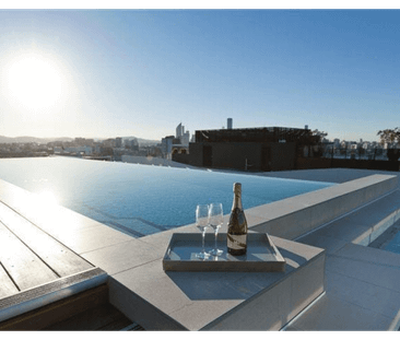 Stunning 2 bedroom apartment in amazing complex - Photo 6