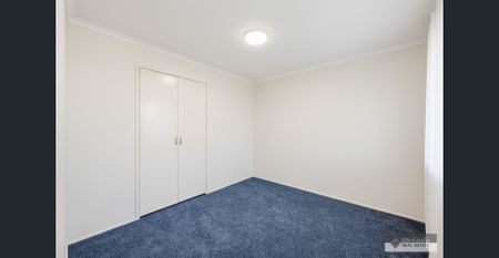 COMFORTABLE UNIT IN QUIET, CONVENIENT AREA - Photo 2