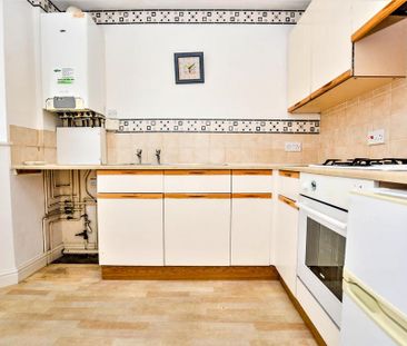 2 bedroom semi-detached house to rent - Photo 5