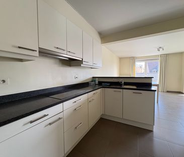 Lichtrijk appartement met twee slaapkamers + garage - Foto 3