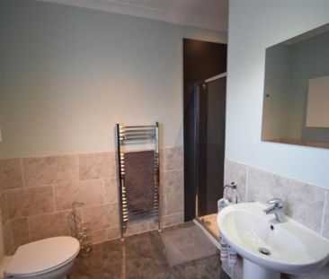 2 bedroom flat to rent - Photo 6