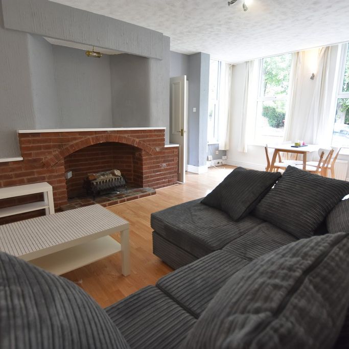 2 Bedroom Ground Floor Flat - Photo 1