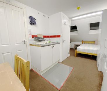 Studio to rent - Photo 1