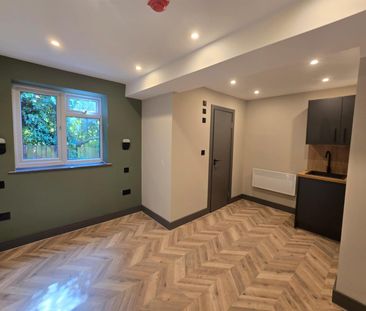 London Road, Ewell KT17 - Photo 2