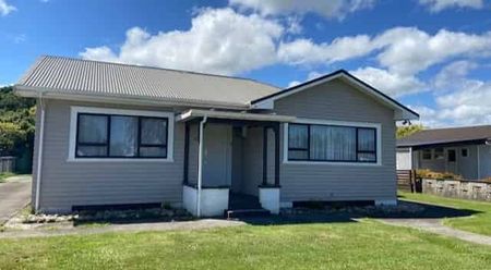 Beautiful 3 bedroom home - Photo 4