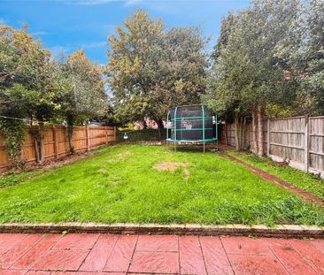 3 bedroom semi-detached house to rent - Photo 6