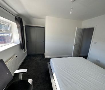 2 bedroom Flat in Marsh Vale, Leeds - Photo 5