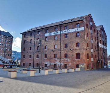 Biddle & Shipton, Gloucester Docks - Photo 1