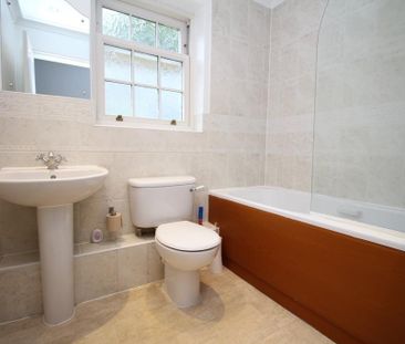 3 bedroom end of terrace house to rent - Photo 5