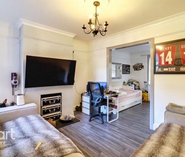 2 bedroom semi-detached house to rent - Photo 5