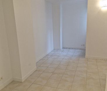 A LOUER STUDIO 17.57m² 92200 NEUILLY SUR SEINE - Photo 3