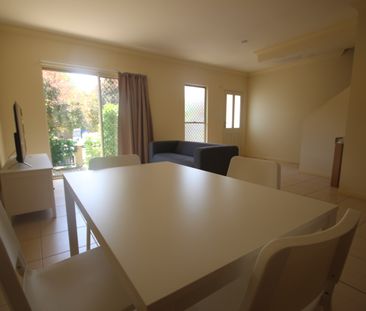 3/24 Brisbane Street, St Lucia QLD 4067 - Townhouse For Rent | Domain - Photo 3