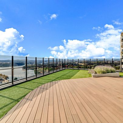 Discover Your Perfect Entertainer's Sanctuary - Photo 1