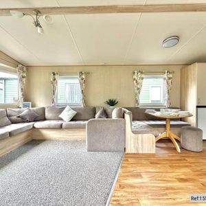 3 bed Park Home in Coast Road Corton, Lowestoft, NR32 5LQ - Photo 2