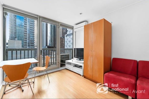 Furnished 2-bedroom apartment in CBD! - Photo 1