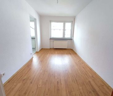 KL - Nähe Wiesenplatz, 3 ZKB, EBK, Badezimmer mit Duschwanne - Foto 1