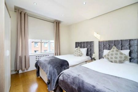 3 bedroom flat in Great Cumberland Place - Photo 4