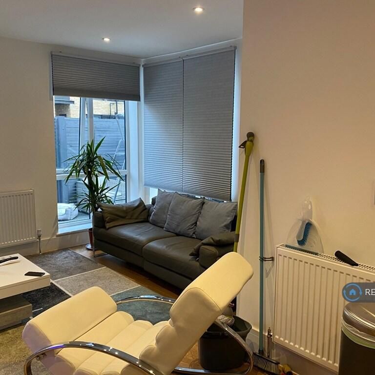 3 bedroom detached bungalow to rent - Photo 1