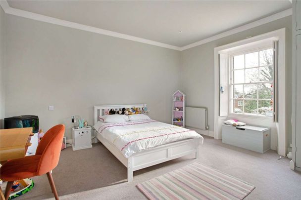 A charming period home in the heart of the village. - Photo 1