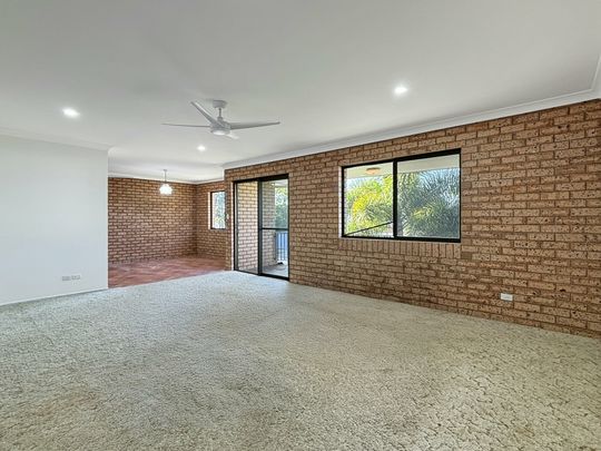 Private 2-Bedroom Unit with Balcony, Secure Parking & Exclusive Access in Banksia Beach - Photo 1
