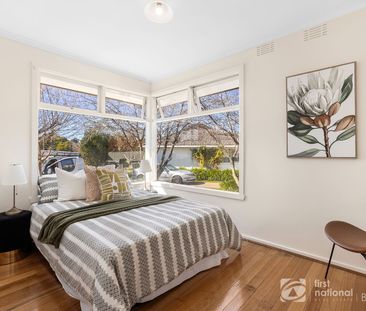 5-Bedroom Family Home in a Peaceful Glen Waverley Cul-de-Sac - Photo 3