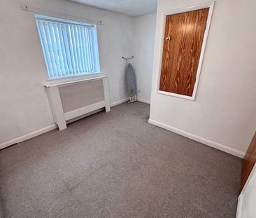 Grange Road, HULL - Photo 2