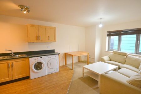 2 bedroom flat to rent - Photo 2