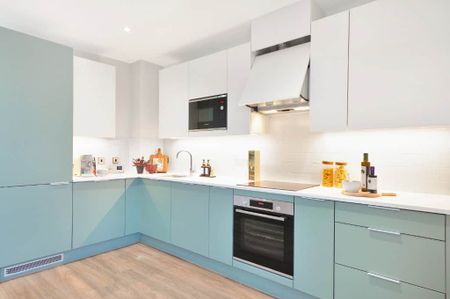 The Oakgate, KT22 7RZ, Surrey - Photo 4