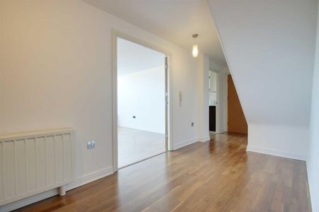 Ovaltine Court, Kings Langley - Photo 5