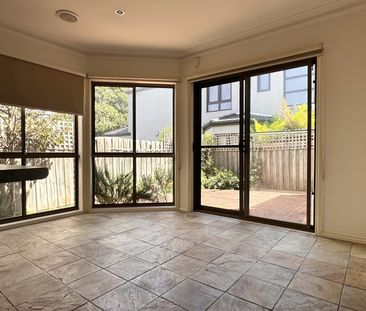 1 Park View Dr, Carnegie VIC 3163 - House For Rent | Domain - Photo 5