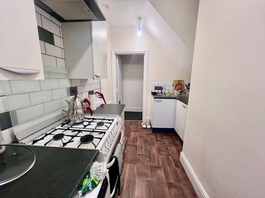 Holdenhurst Road, BH8 8AX, Bournemouth - Photo 1