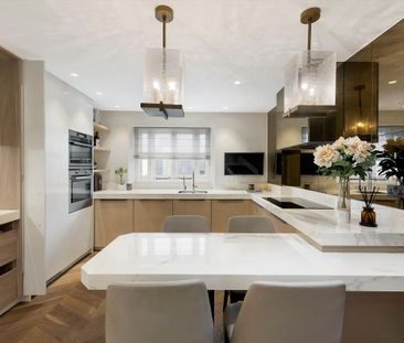 An exceptional duplex apartment in the heart of Belgravia, SW1X. - Photo 3