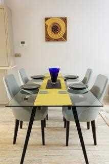 4 bedroom end of terrace house to rent - Photo 2