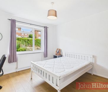 4 bedroom semi-detached house to rent - Photo 3