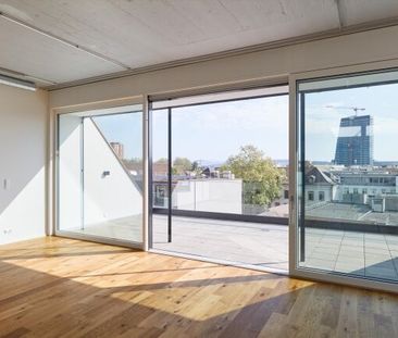 Luxurious loft in a trendy neighborhood - Photo 3