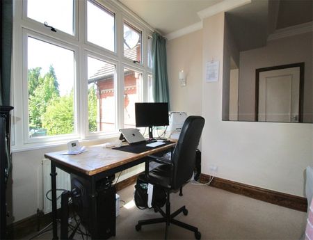 Whitefield, Stockport - Photo 3