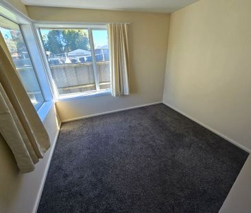 Spacious 4 bedroom+ Home in Prime Location - Photo 4