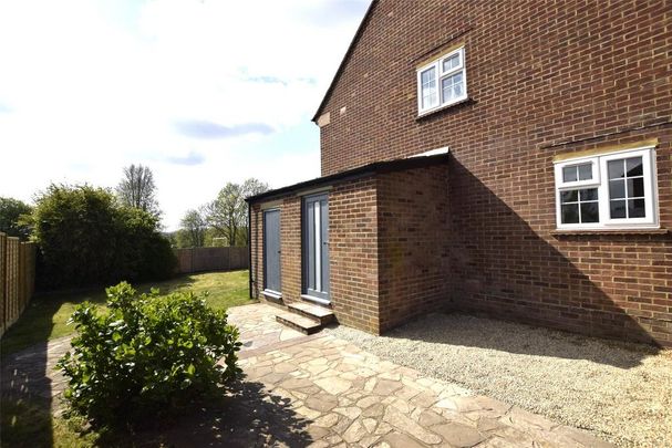4 bedroom semi-detached house to rent - Photo 1