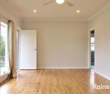 Two Bedroom Fully Renovated Home - Photo 1